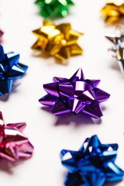 Dekoratif renkli yay