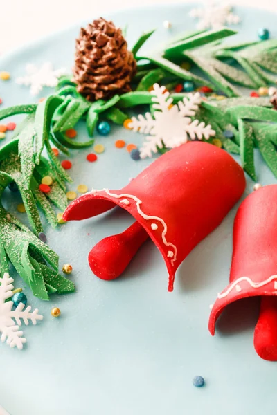 Kerst cake met zoete decoraties — Stockfoto