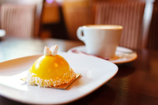 Café con sabroso pastel — Foto de Stock