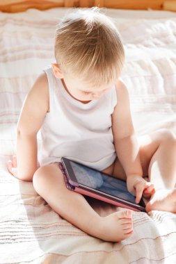 Tablet Pc ile bebek
