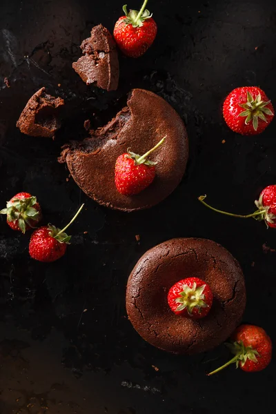 草莓巧克力蛋糕 — 图库照片