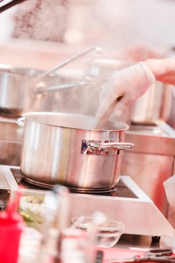 Chef iş yerinizde lokanta mutfağı