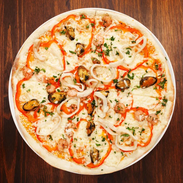 Pizza de marisco con pimiento — Foto de Stock
