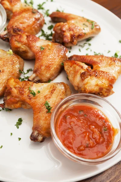 Chicken Wings mit Sauce — Stockfoto