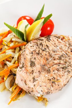 sebzeli somon bifteği