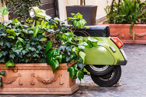 Scooter parked in street — Stock Photo, Image