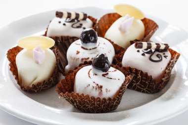 Tatlı kek çilek ile