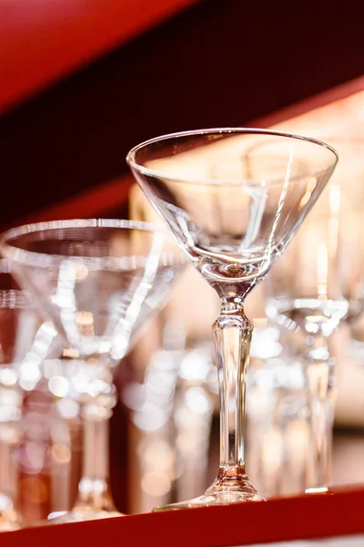 Tomma glas på restaurang — Stockfoto