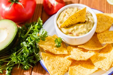 Guacamole avokado ve kireç