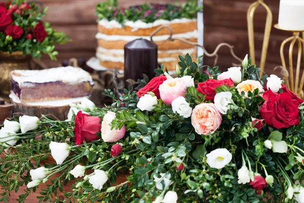 Hochzeitsstrauß aus Rosen — Stockfoto