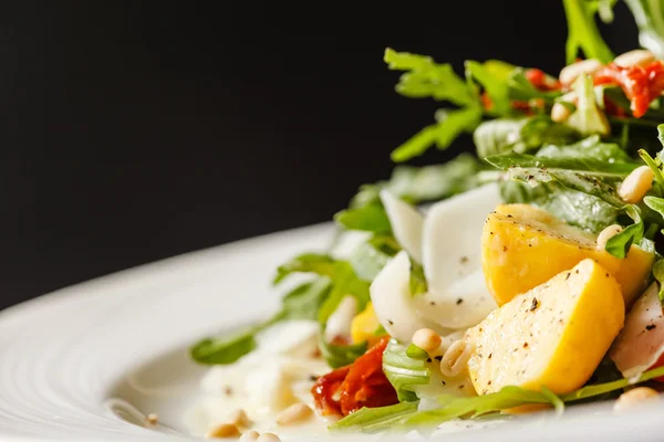 Fräsch sallad med rucola — Stockfoto