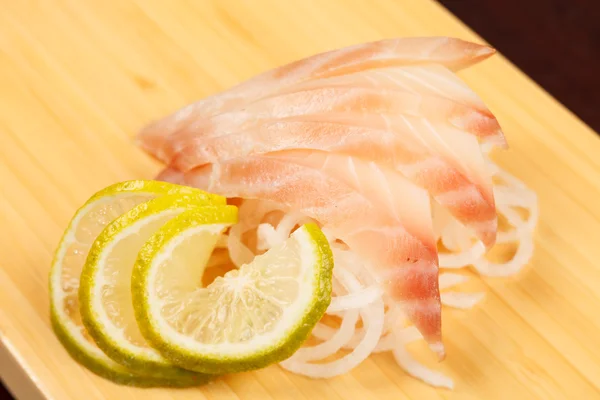 Sashimi yılan balığı ve limon ile — Stok fotoğraf