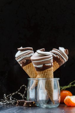 çikolatalı dondurma.