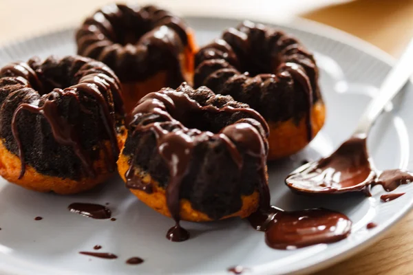 Chocolate cakes on plate — Stock Photo, Image