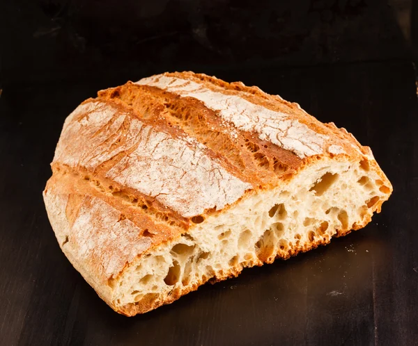 Färska crusty bröd — Stockfoto