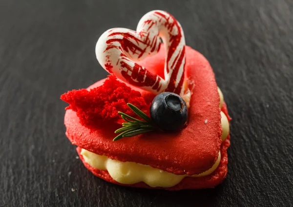 Macaroon in shape of heart — Stock Photo, Image