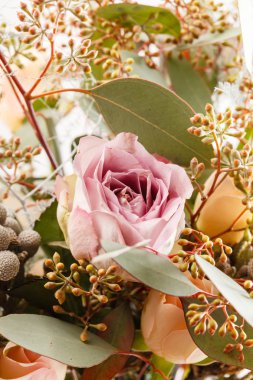 Romantik buket pembe Güllü