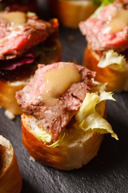 Sığır etli kanepe