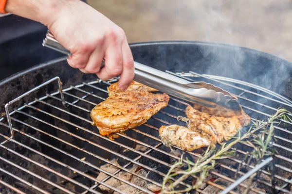 Grilled meat on grill — Stock Photo, Image