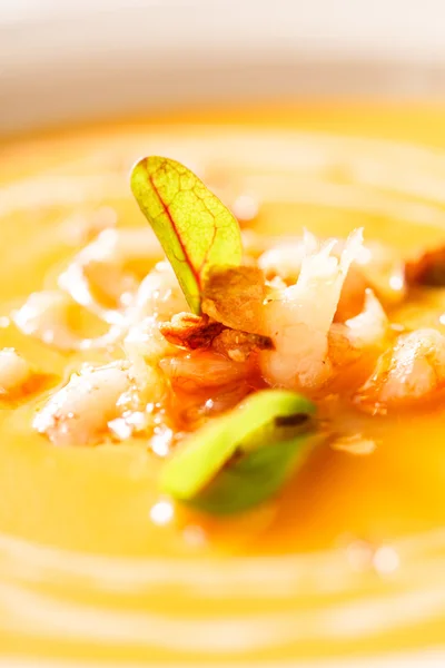 Pumpkin soup with shrimps — Stock Photo, Image