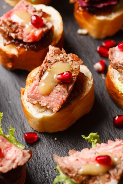 Canape with beef meat — Stock Photo, Image