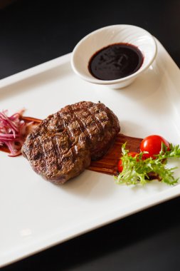 Eti biftek sosu ile