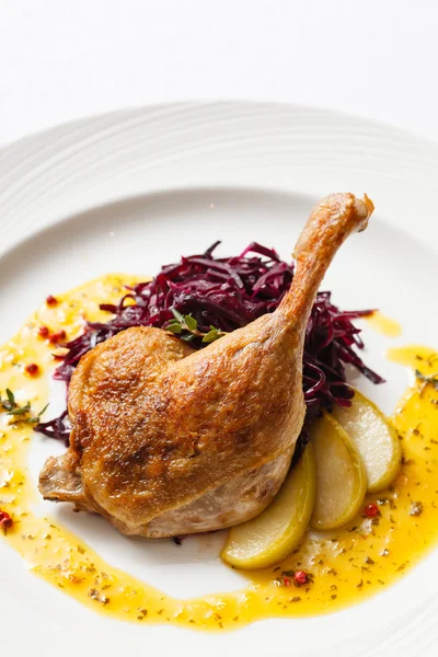 Roast duck with beetroot — Stock Photo, Image