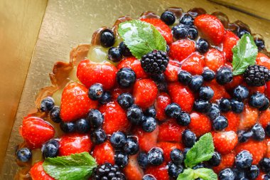 Çilek reçelli tart