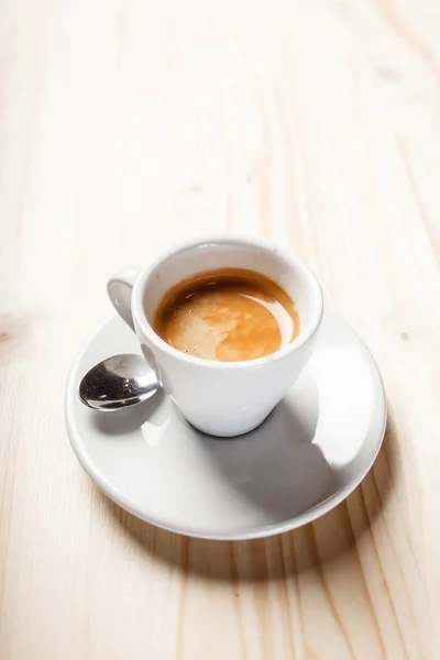 Kopje koffie op schotel — Stockfoto