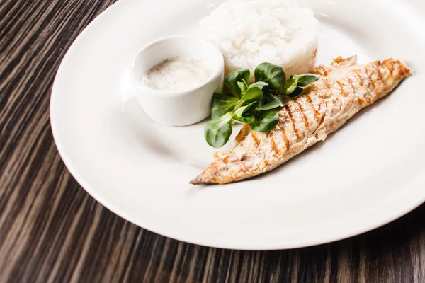 Grilled fish with rice — Stock Photo, Image