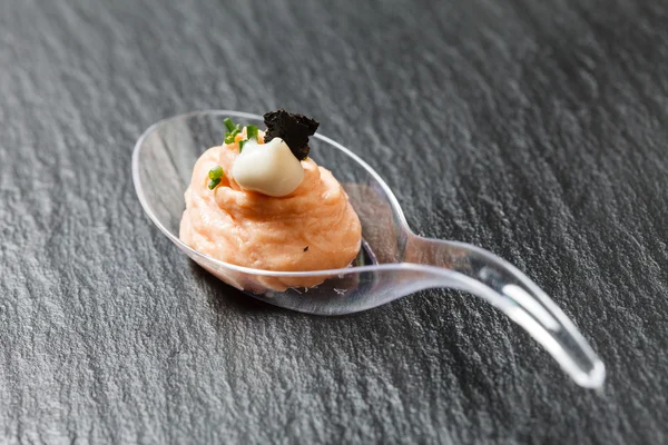 Patè di salmone su cucchiaio — Foto Stock