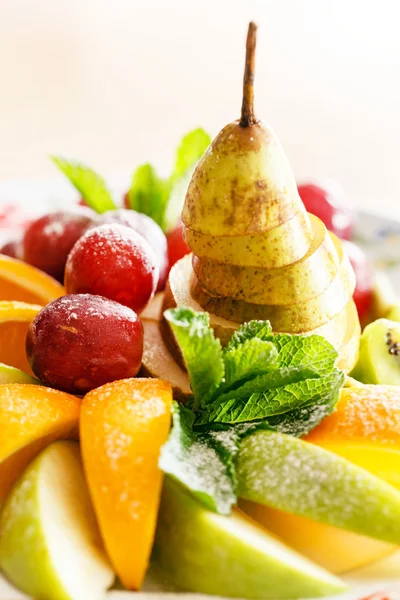 Čerstvé krájené ovoce — Stock fotografie