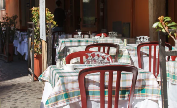 Koselig utendørs kafe – stockfoto