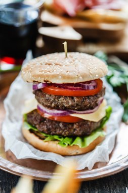 Sığır eti lezzetli burger