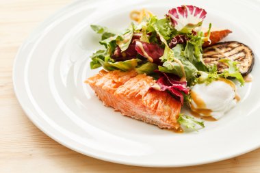 Somon ızgara sebzeli