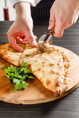kesme Calzone pizza