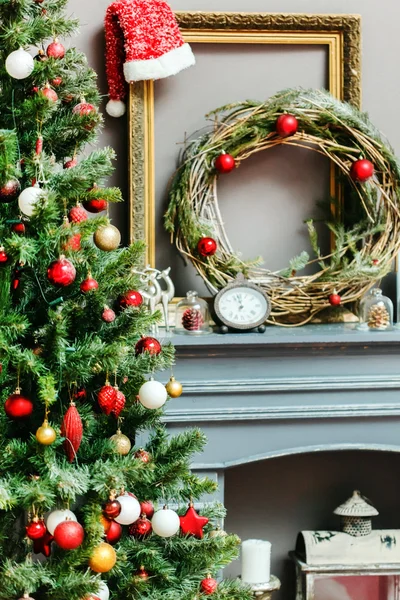 Albero di Natale con decorazioni — Foto Stock