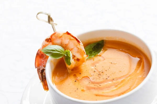Tomato soup with shrimp — Stock Photo, Image