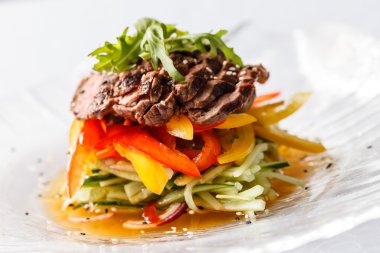 sebze ile taze biftek