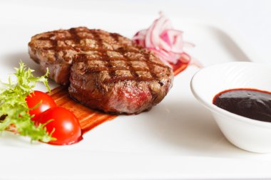 Eti biftek sosu ile