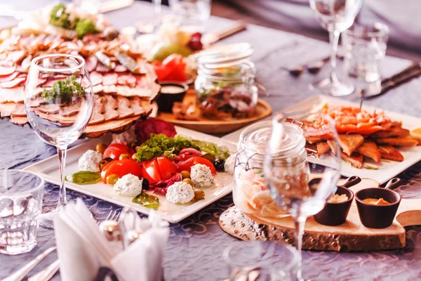 Comida de catering en la mesa — Foto de Stock