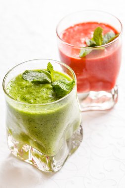 Sağlıklı Detoks meyve smoothies