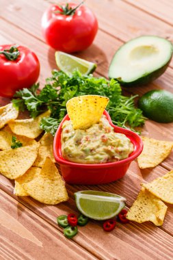 Guacamole avokado ve domates