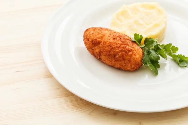 Chicken cutlet with mashed potato — Stock Photo, Image