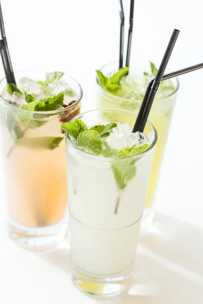 Summer cocktails with ice — Stock Photo, Image