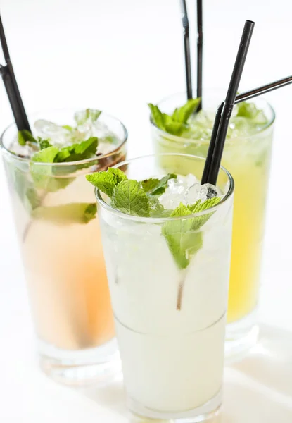 Summer cocktails with ice — Stock Photo, Image