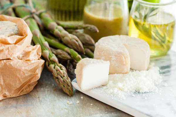 France food with cheese and asparagus — Stock Photo, Image