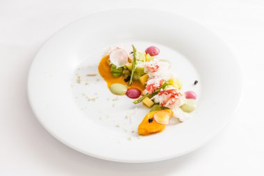 karides ve sebzeli salata