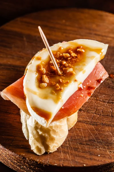 Spaanse smakelijke Tapas — Stockfoto