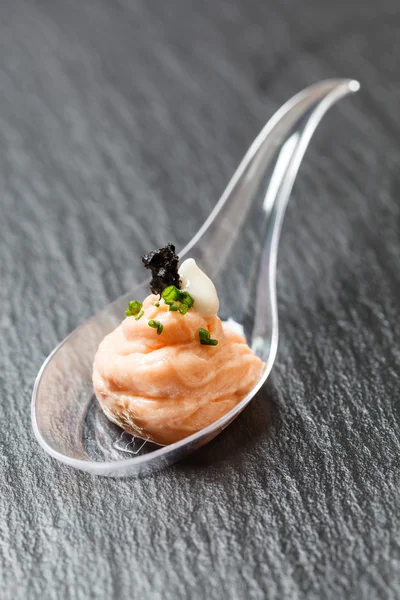 Paté de salmón en cuchara —  Fotos de Stock